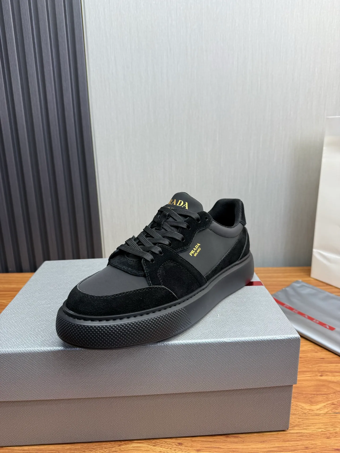 Factory price 560💰 [PRADA] Men’s shoes are popular in the counter, official website is synchronized, 1 high-quality shipment ✔️Original cowhide + cowhide lining, 1🆚1 replica, original sole, 38-45 (45 customized, non-refundable)